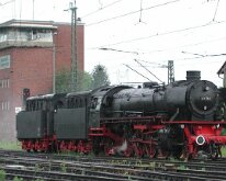 41 360 Foto : Darmstadt-Kranichstein, 11.05.2002, 3. Kranichsteiner Eisenbahntagen, Sonderfahrt aus Wanne-Eickel