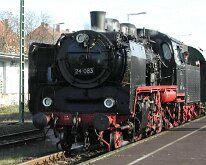 24 083 Foto : Aschaffenburg Süd 10.11.2001 125jähriges Streckenjubiläum Maintalbahn (Aschaffenburg-Miltenberg)