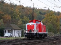 Bild 15  Nach erfolgreicher Wartung im Aschaffenburger Hafen, fuhr die Rettungszuglok 714 015 wieder zurück nach Würzburg Hbf und passierte im Oktober 2009 die Lokführerbude von Laufach.
